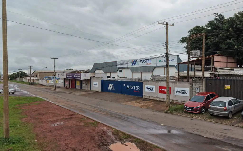 Fachada da Master Atacadista na QI 19 do Setor Industrial de Ceilândia